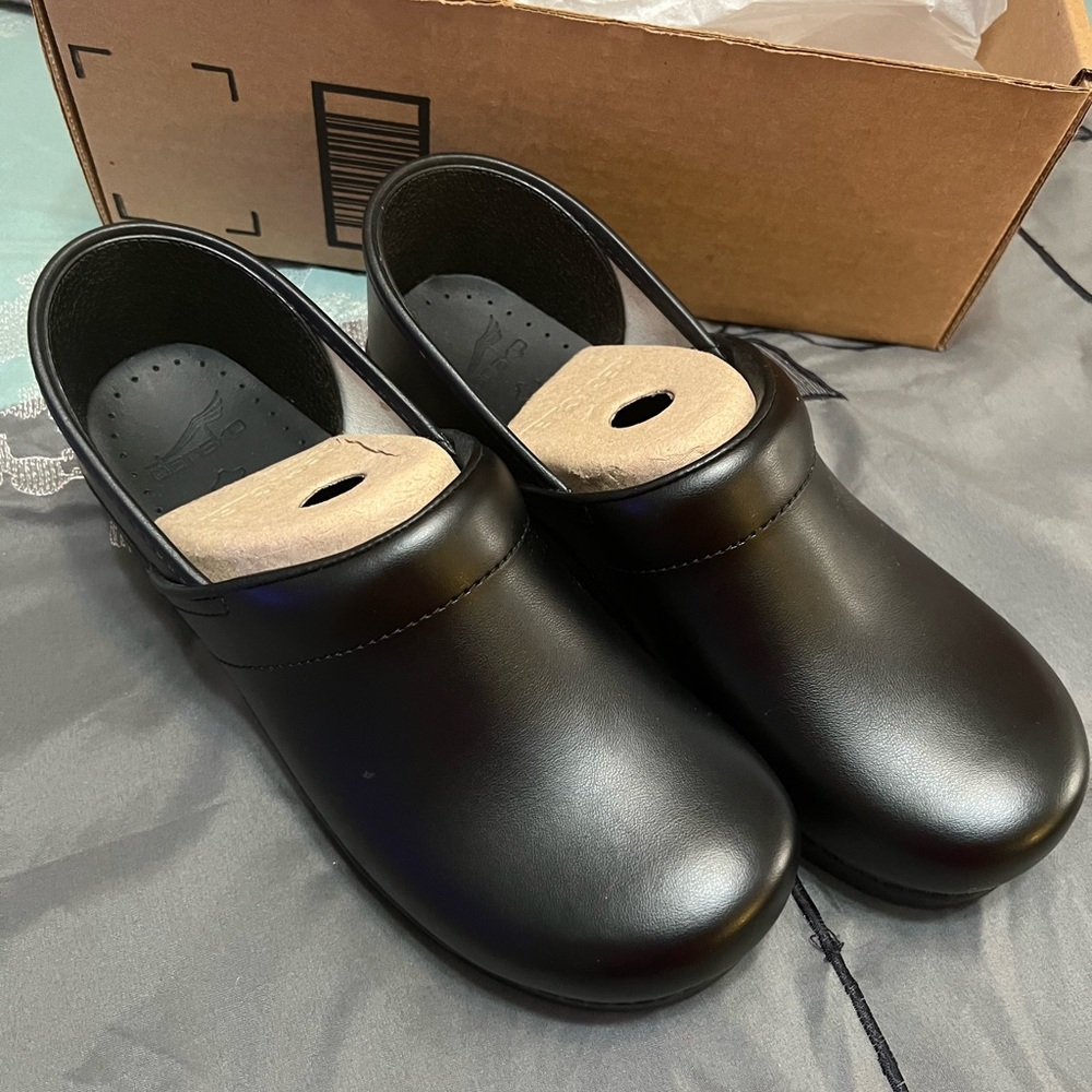 NIB Dansko Classics